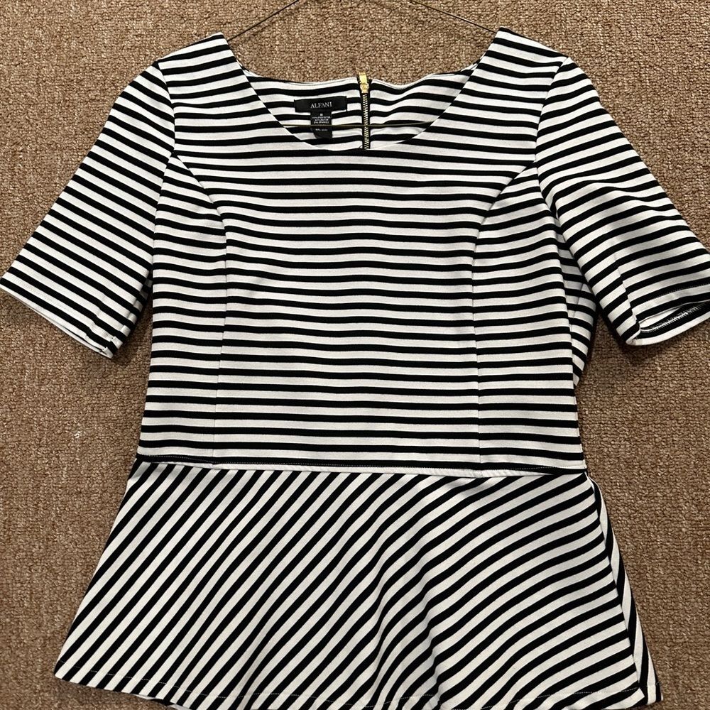 New Alfani Women’s White Blouse black stripes short sleeves size S, without tags